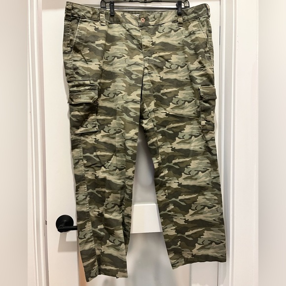 Dickies Womens Plus Size 16 Relaxed Fit Stretch Cargo Straight Leg Pant - Picture 6 of 10